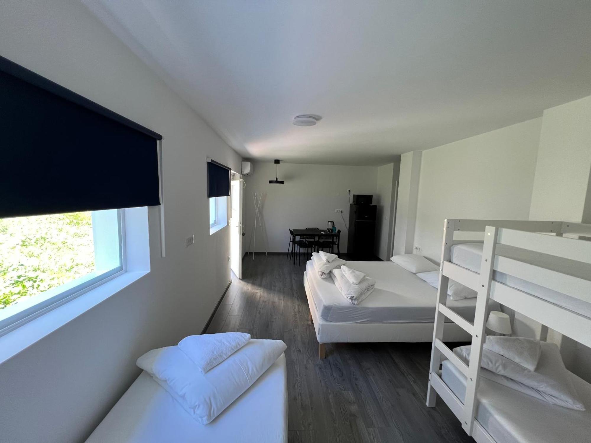Lemonwood House Hotel Постойна Екстериор снимка