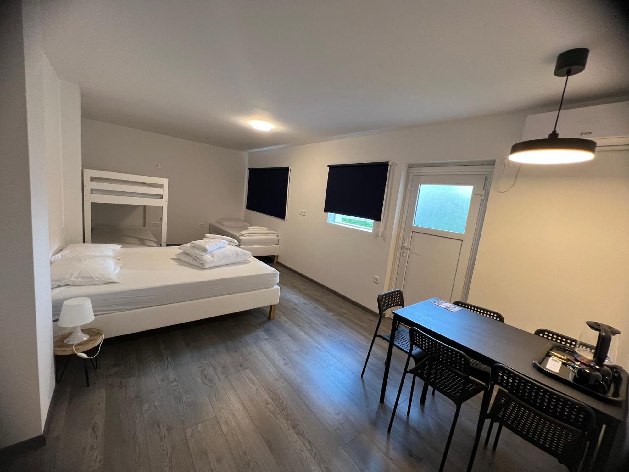 Lemonwood House Hotel Постойна Екстериор снимка