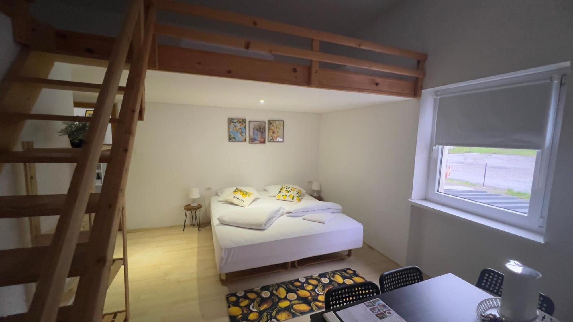 Lemonwood House Hotel Постойна Екстериор снимка