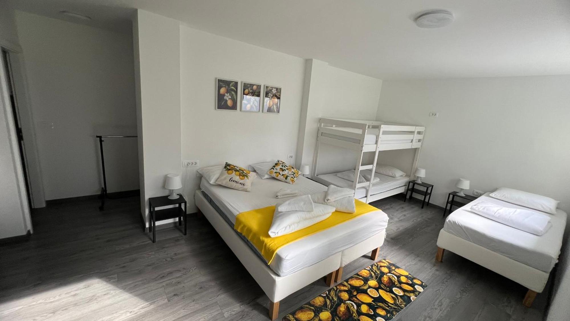 Lemonwood House Hotel Постойна Екстериор снимка
