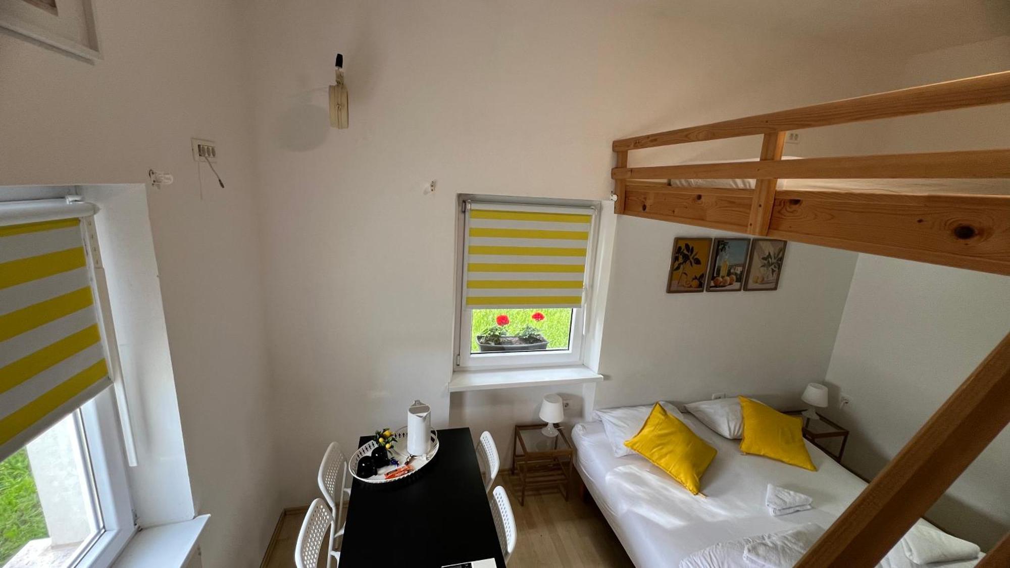 Lemonwood House Hotel Постойна Екстериор снимка
