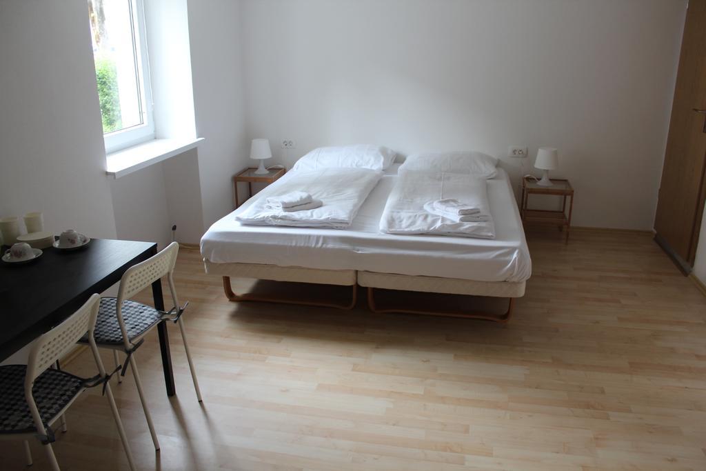 Lemonwood House Hotel Постойна Екстериор снимка